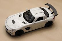 Model samochodu jak Mercedes SLS AMG 1:32 światło dźwięk