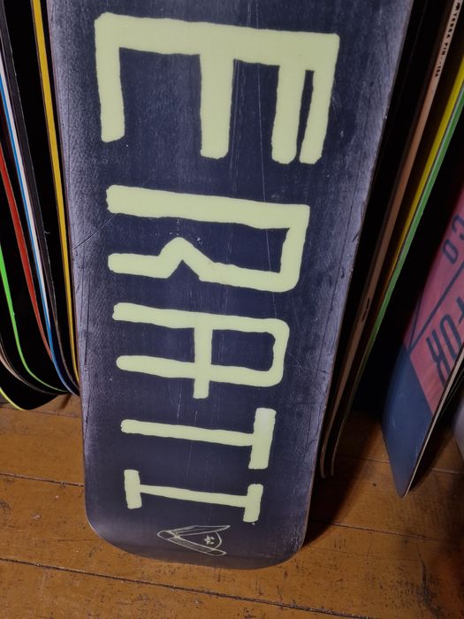 Deska snowboardowa Rome artifact rocker 153 cm snowboard