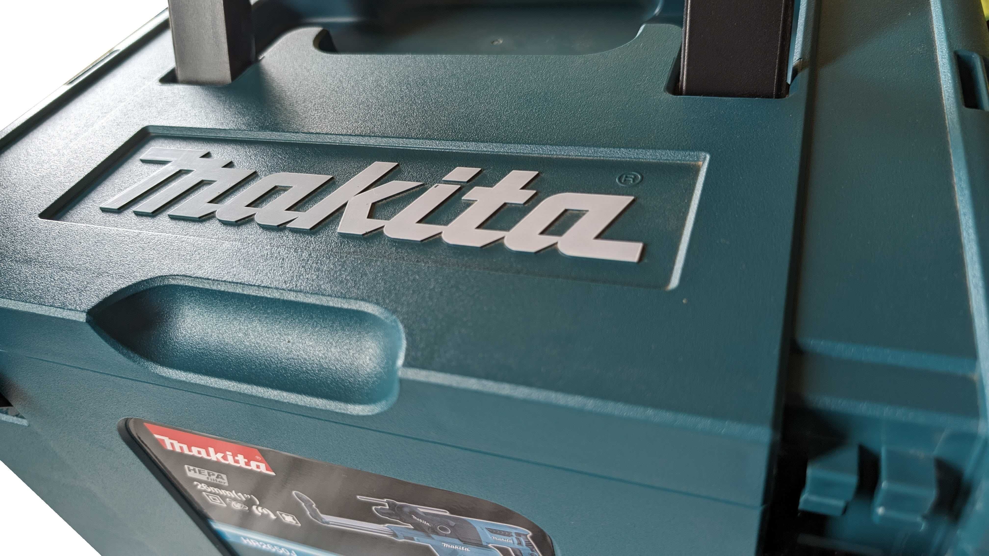 Перфоратор сетевой с системой пылеудаления Makita HR2650J из Німеччині