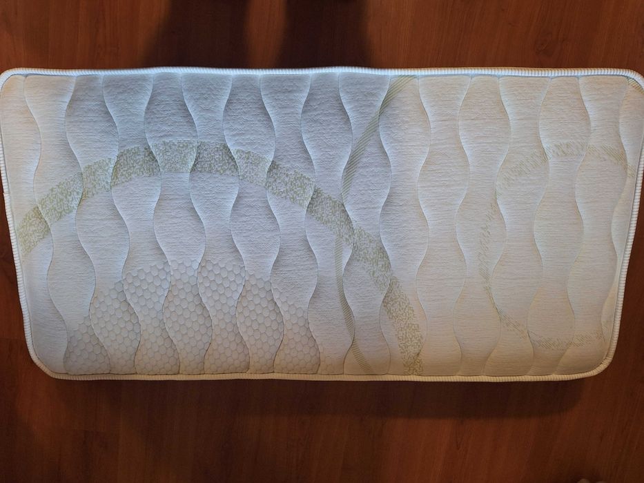 Colchão para cama de bebé