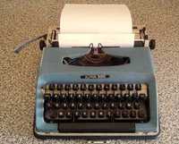 Máquina escrever marca ALPHA 500, a funcionar uma autentica relíquia