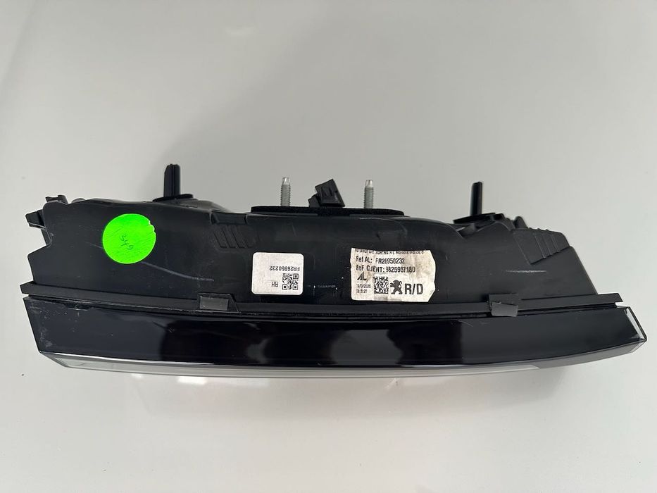 Farolim traseiro direito Peugeot E-2008