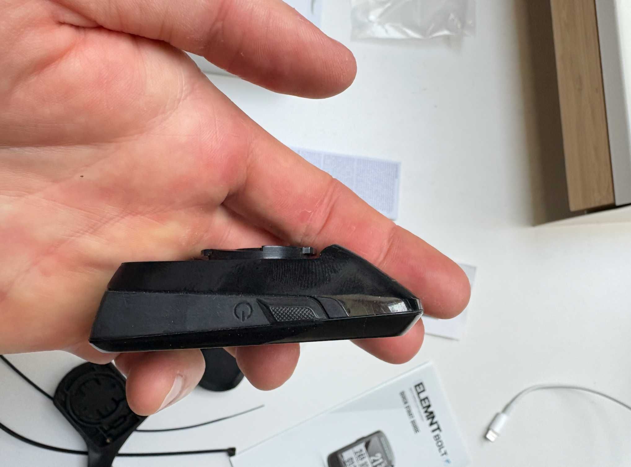 Licznik GPS Wahoo Elemnt Bolt stealth edition v1