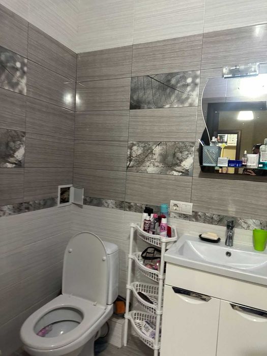 Квартира з АГВ у цегляному будинку. Можна під програми.