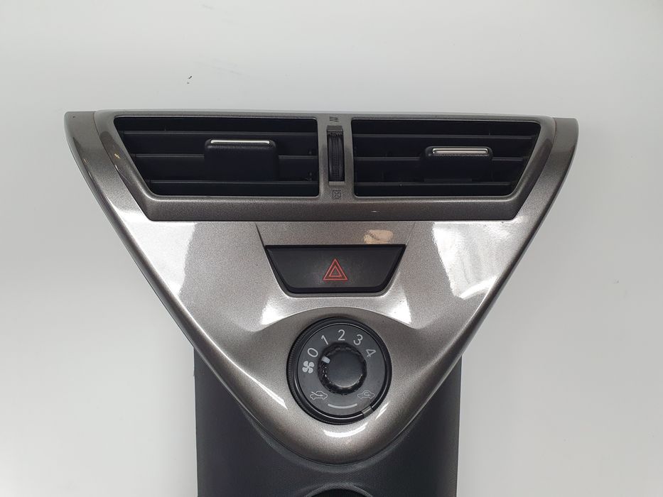 Consola central TOYOTA iQ (_J1_)