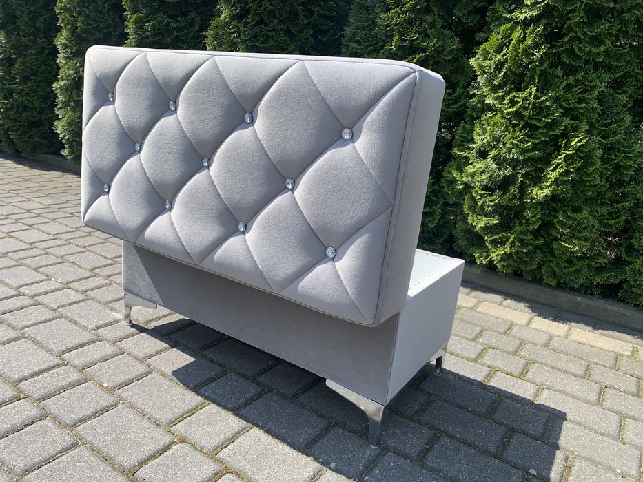 Pufa do salonu otwierana luksusowa szara