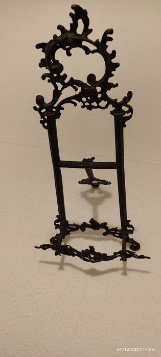 Suporte para livros ou quadros