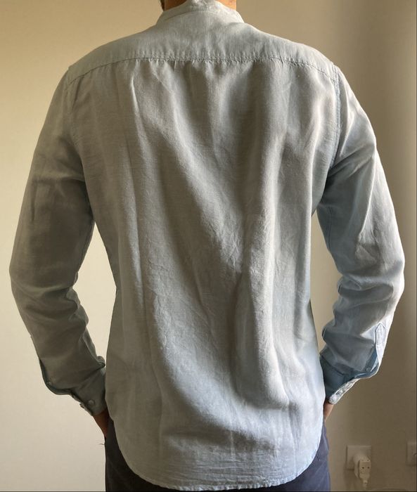 Camisa azul clara tamanho M