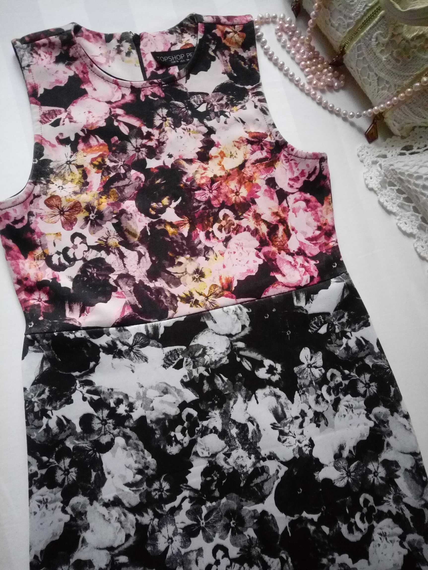 Topshop ołówkowa sukienka print kwiaty róż szara czarna mini XS S