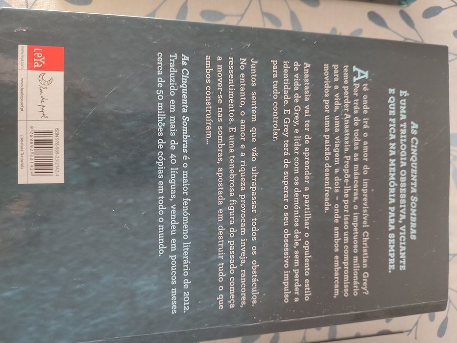 Vendo  livros da coleção "Sombras de grey"