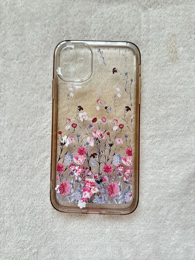 Zestaw 6 case na telefon w kwiatki Iphone 11 marki h&m, sinsay, house
