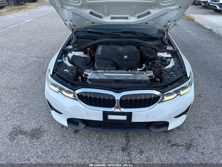 2020 BMW 3 Series в порту