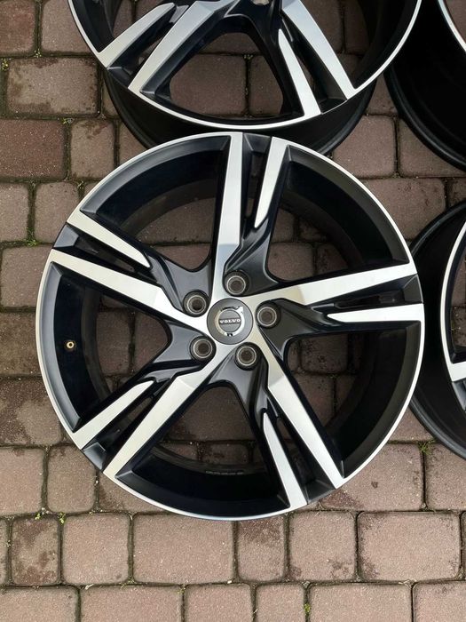 Oryginalne alufelgi Volvo 5x108 19 XC60 XC40 Bicolor R-Design