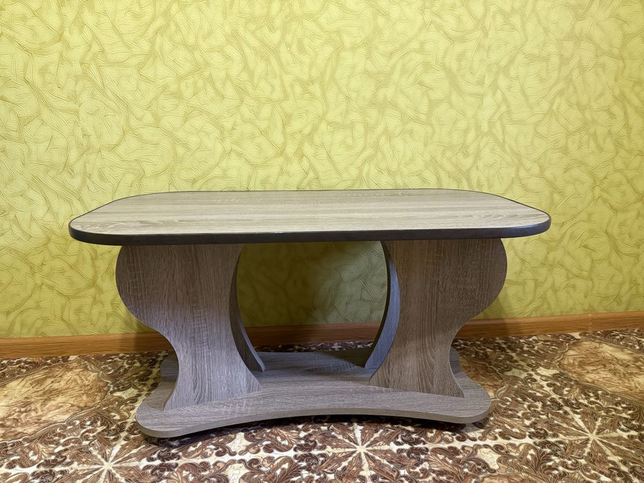 Журнальний столик