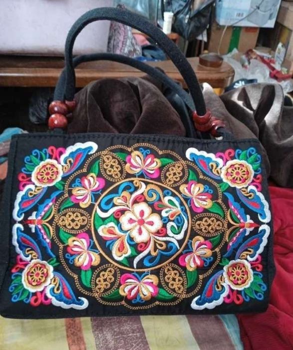 Женская сумка с вышивкой с ручками в стиле бохо