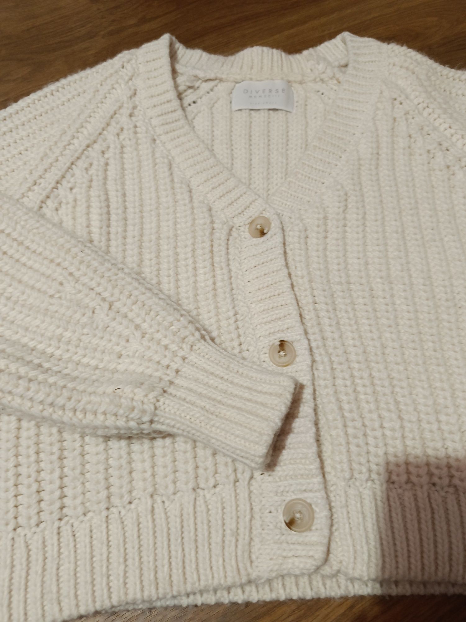 Sweter Diverse  .