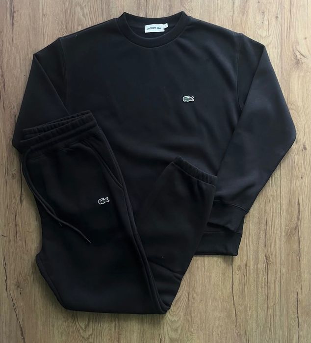 Fatos de treino novos