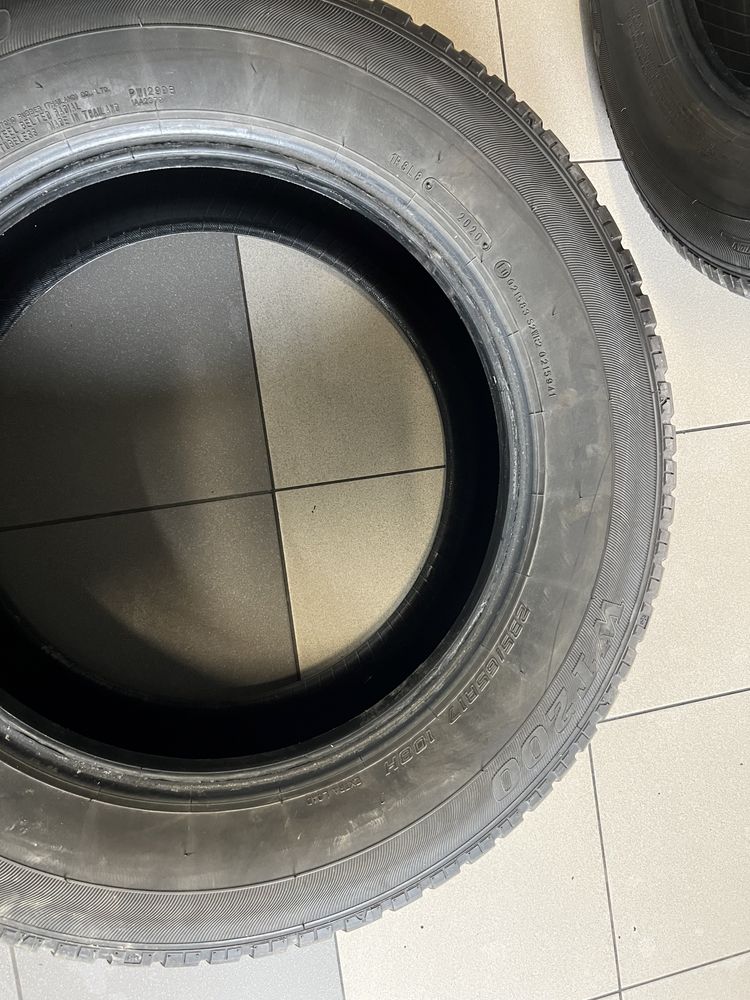 235/65 r17 sumitomo wt200