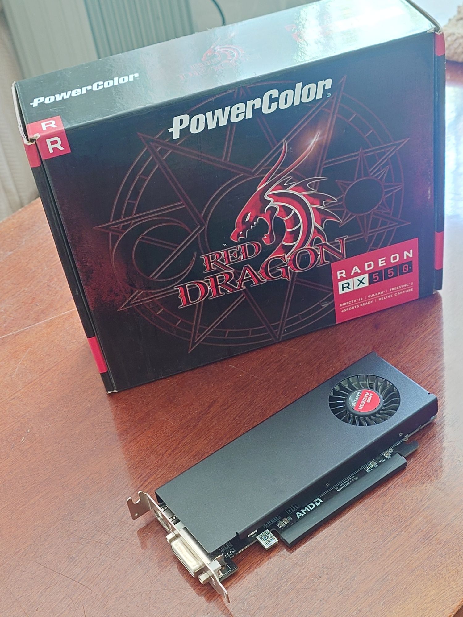 Продам відеокарту Radeon RX550 LP 4GB DDR5