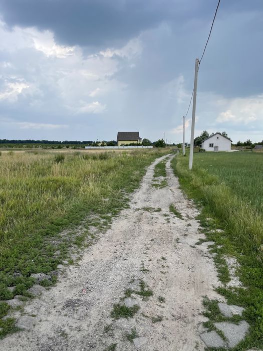 Продаю земельну ділянки в смт. Калита