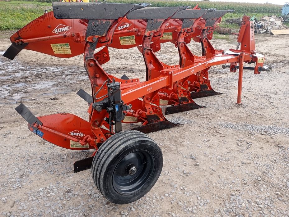Pług obrotowy Kuhn Master 102 4 skibowy