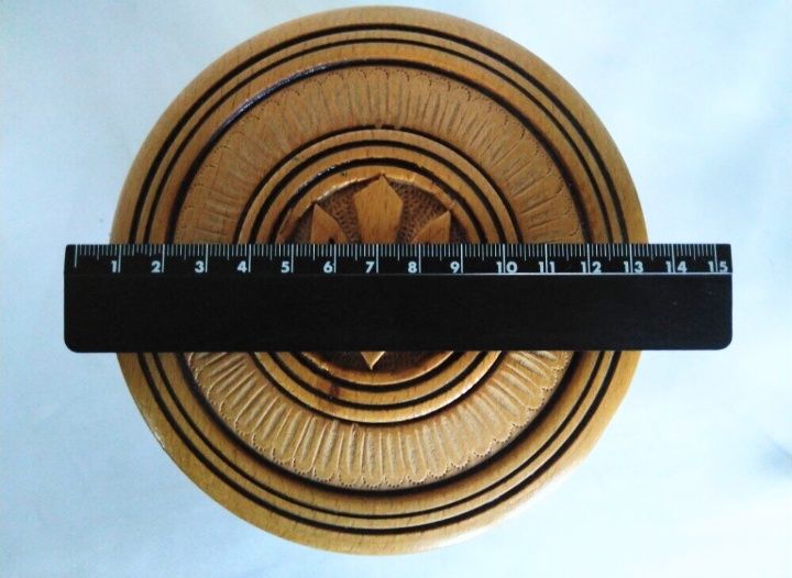 Деревянная шкатулка с трезубом./ Скринька дерев'яна з тризубом