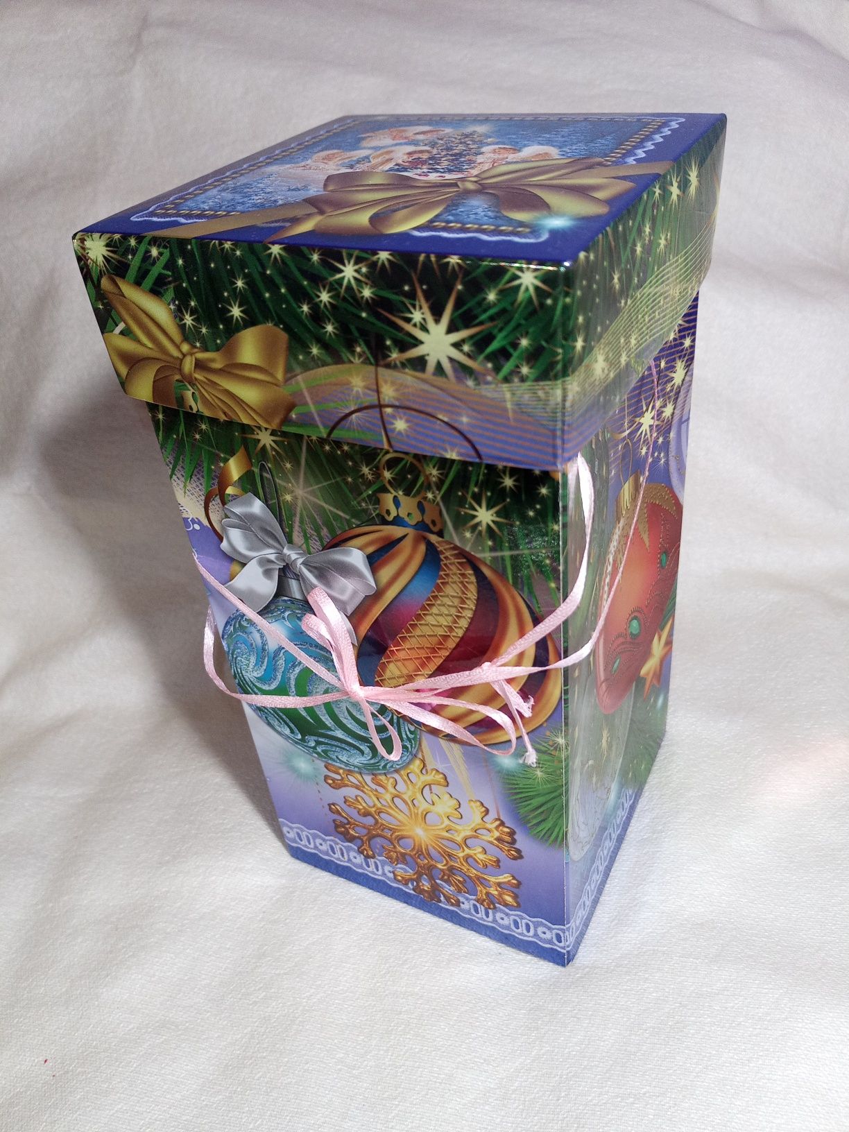 Коробка новорічна подарункова для пакування картонна міцна
