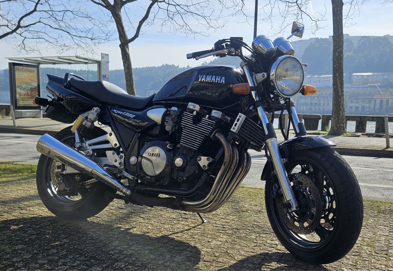 Yamaha XJR  1300