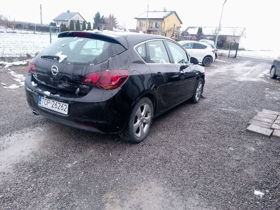 Opel astra 1.6b Turbo zarejestrowany oplacony