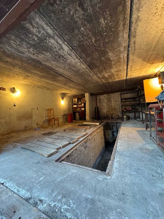 Продаж гаражу (24 м.кв.) по вул. Виговського (земля приватизована).