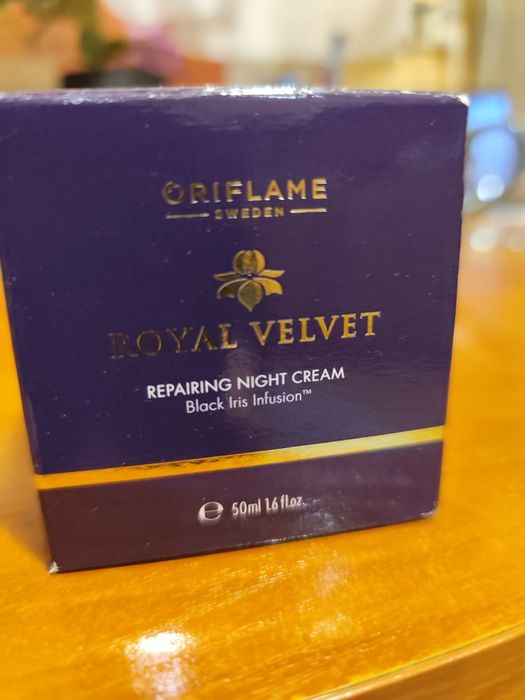 Royal Velvet Reparing night cream Oriflame