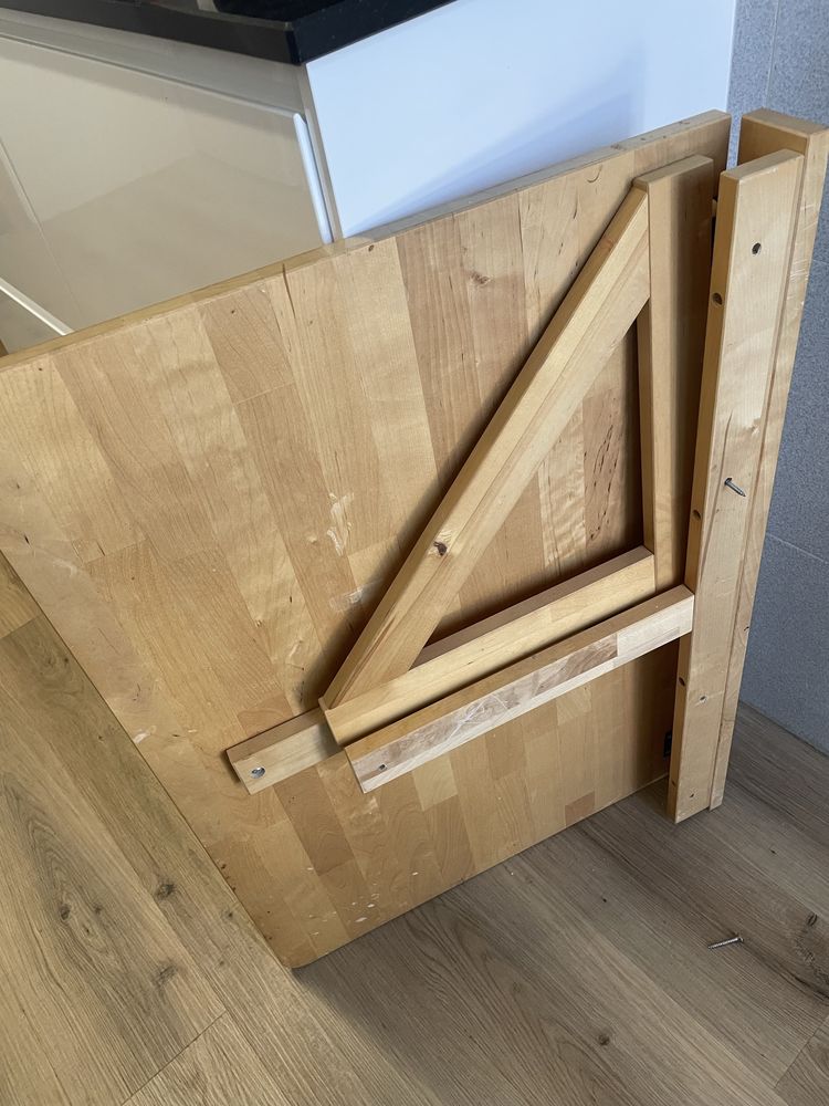 Mesa rebativel para parede em otimo estado