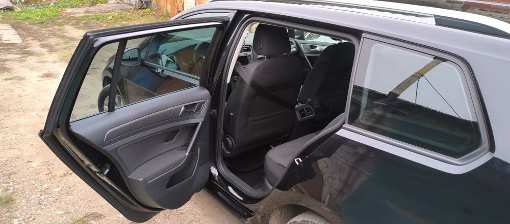 Гольф 7 2013 года 1.2 бензин 6 мкп универсал.