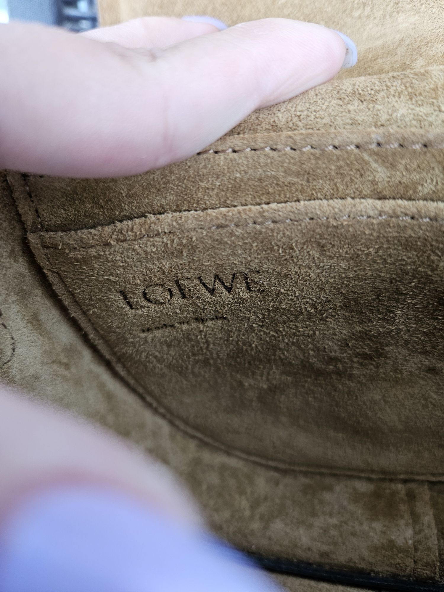Mala loewe castanha