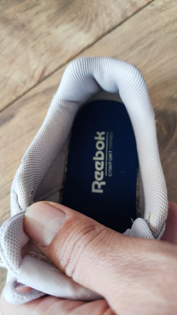 Buty reebok pudrowy róż jak nowe