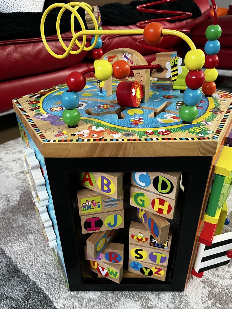 Cubo atividades bebé