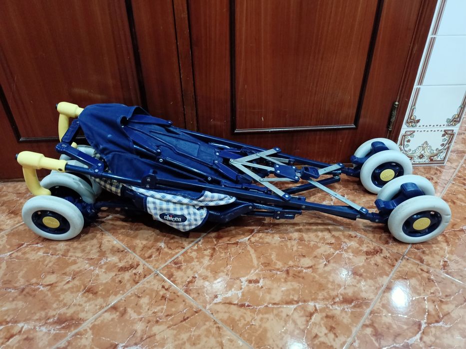 Carrinho para bebé criança carro casa quarto apartamento vivenda.