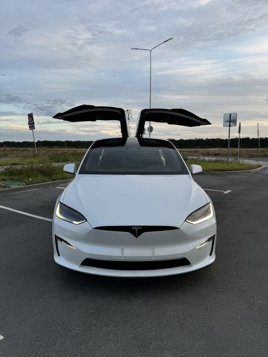 Tesla model x продам