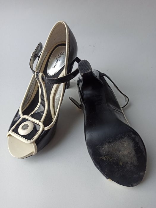 Sapato de tacão variados