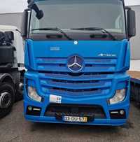 Caminhão Mercedes bens actros bem conservado e com garantia revisado