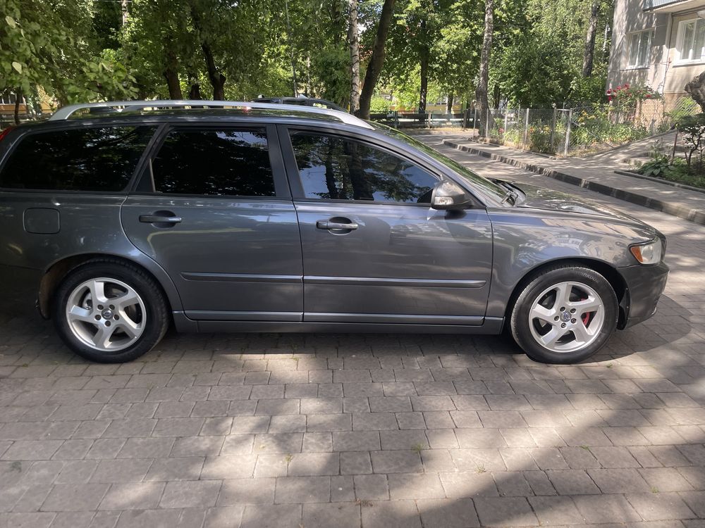 Продам Volvo v50 1.6D