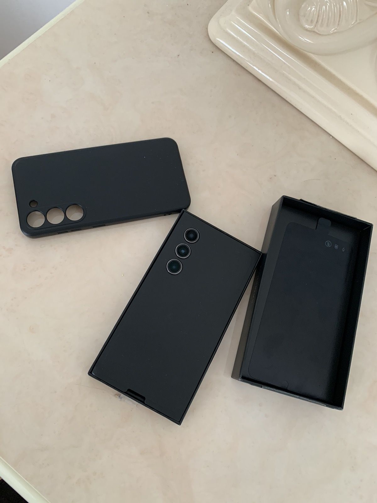 Продам Samsung Galaxy S23 6/128 Новий Стан Супер