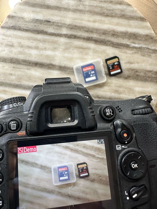 Nikon D7000 + obiektyw 18–105mm VR + akcesoria