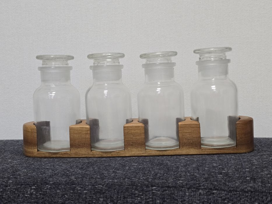 Набір для пряностей або соусів. . Для кухні