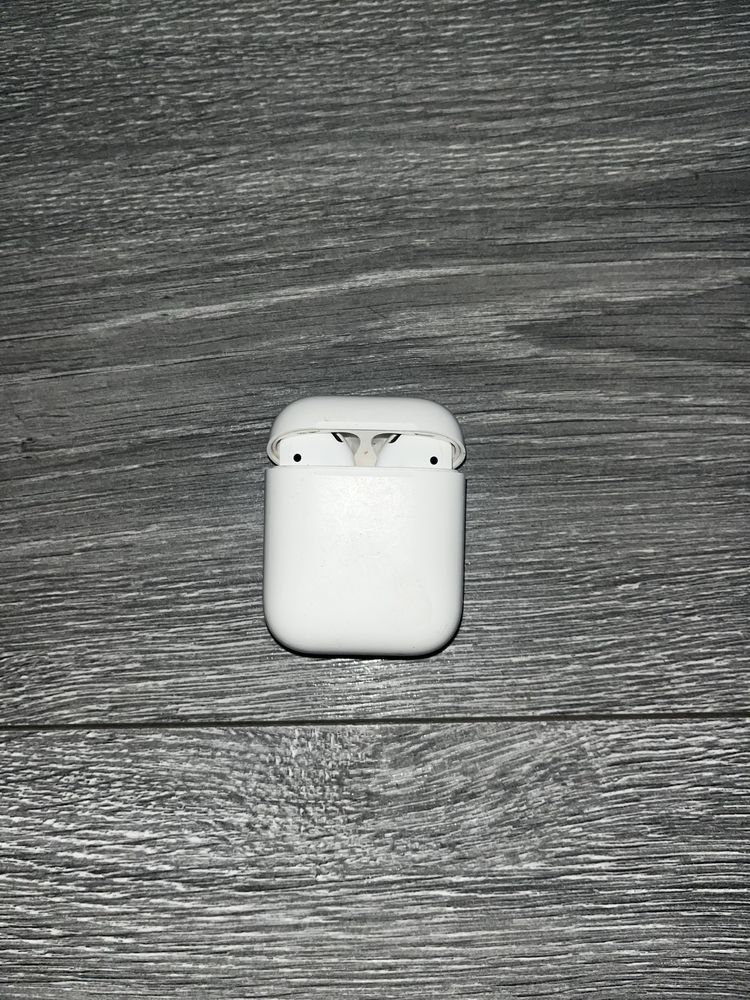 Apple airpods 2.