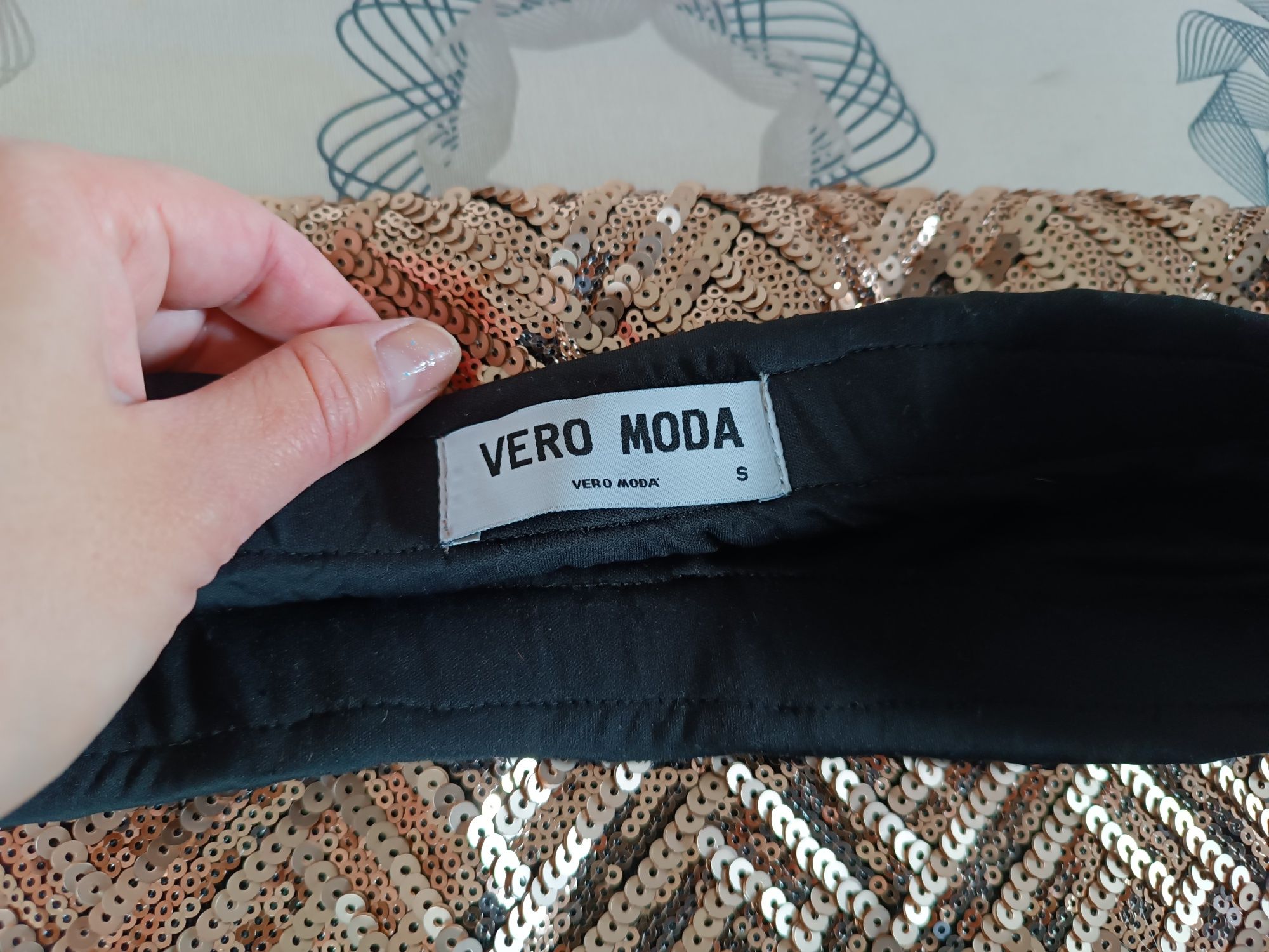 Spódnica w cekiny złota impzowa mini czarna rozciągliwa Vero moda S 36