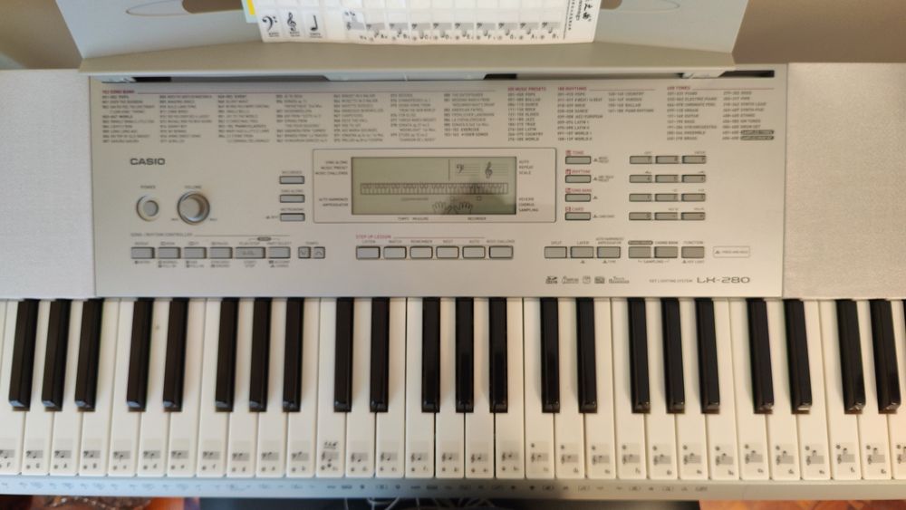 Teclado Casio LK280