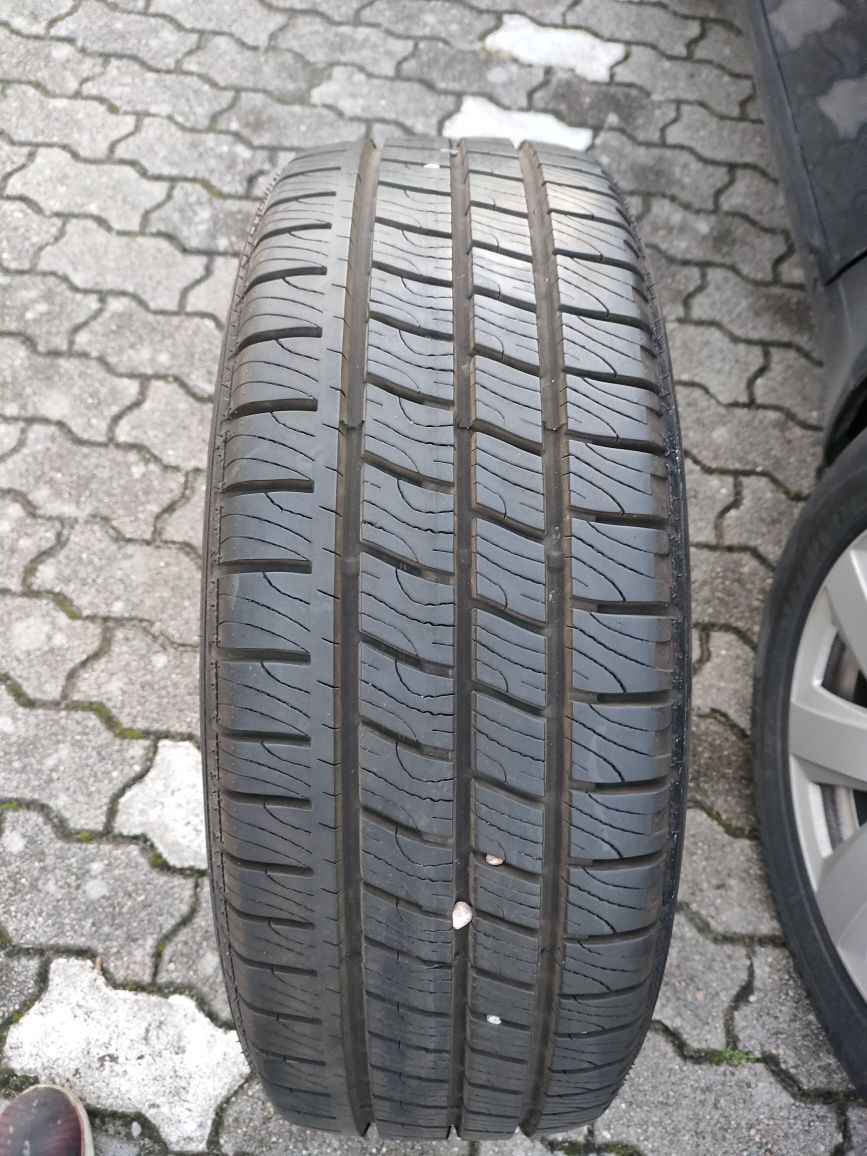 Opona 215/65R16C 106/104T Goodyear Cargo Vector