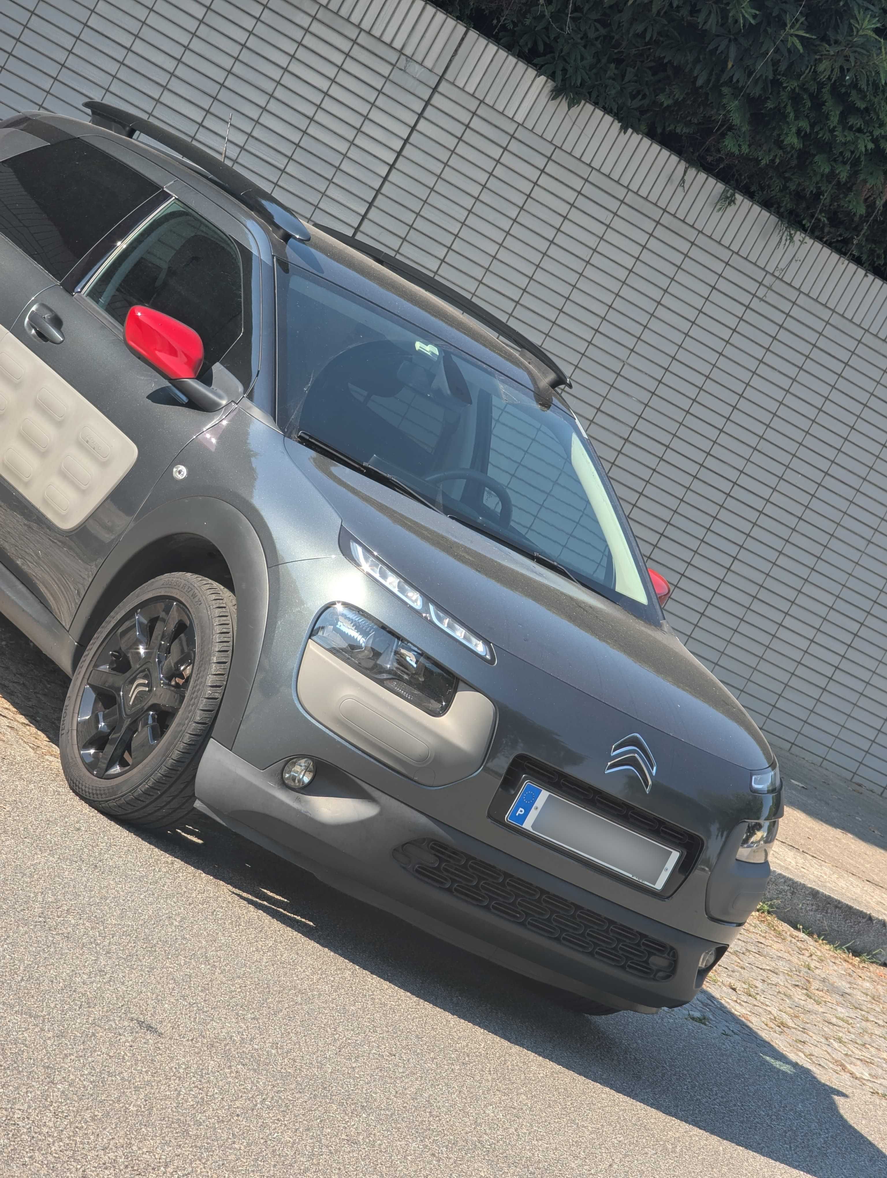 Citroën C4 Cactus 1.2 110cv – 2015 – Impecável | 111.000 km