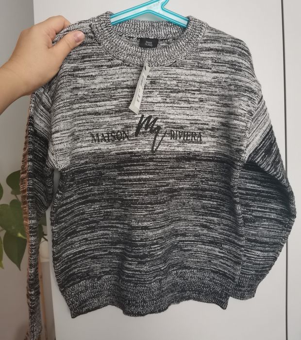 Szary elegancki sweter dla chłopca 128 river island